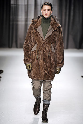 Moschino / - 2009-2010