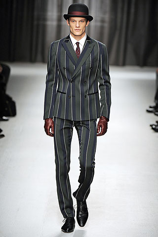 Moschino / - 2009-2010