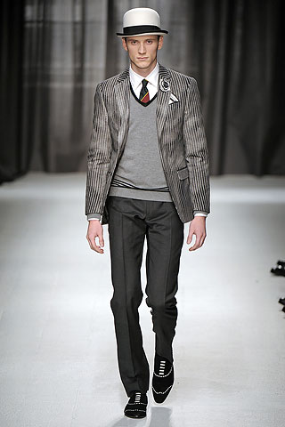 Moschino / - 2009-2010