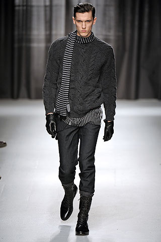 Moschino / - 2009-2010