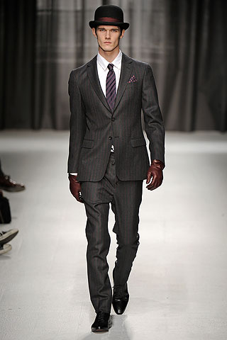 Moschino / - 2009-2010