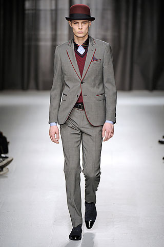 Moschino / - 2009-2010