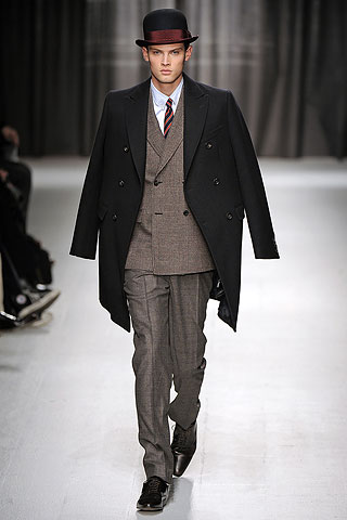 Moschino / - 2009-2010