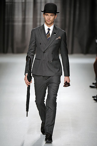 Moschino / - 2009-2010