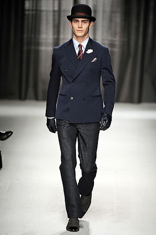 Moschino / - 2009-2010