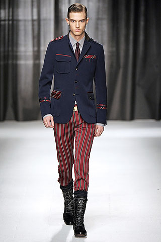 Moschino / - 2009-2010