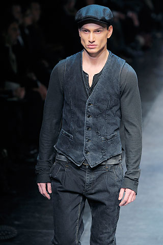 Dolce & Gabbana / - 2010-2011