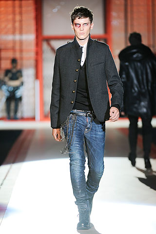 Dsquared2 / - 2010-2011