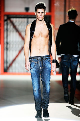 Dsquared2 / - 2010-2011