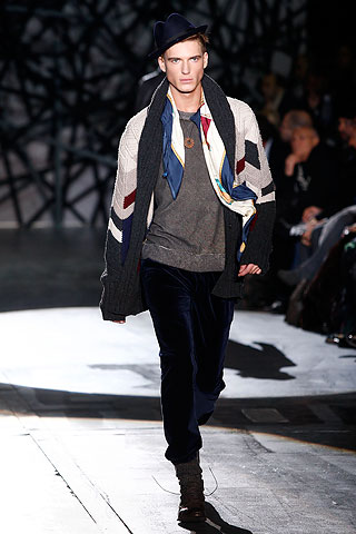 Iceberg / - 2010-2011