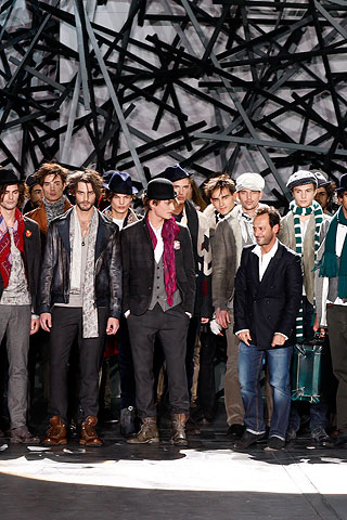 Iceberg / - 2010-2011