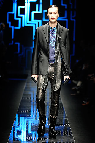 Versace / - 2010-2011