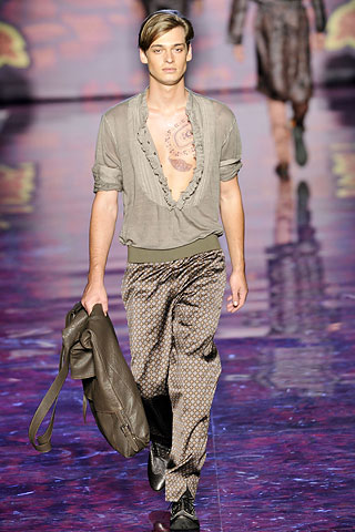 Etro / - 2009