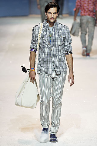Etro / - 2010