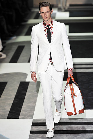 Gucci / - 2010