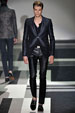 Gucci / - 2010