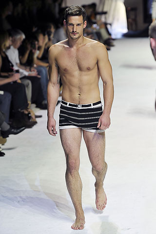 Dolce & Gabbana / - 2011