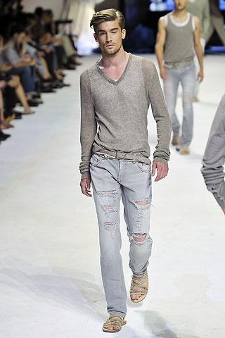 Dolce & Gabbana / - 2011