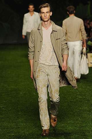 Etro / - 2011