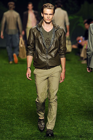 Etro / - 2011