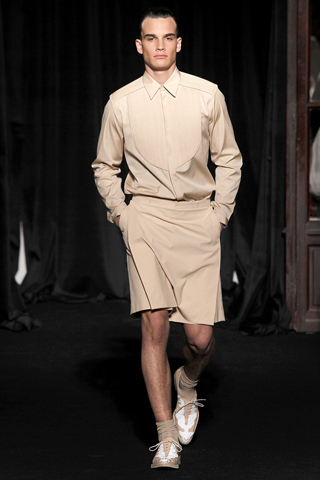 Givenchy / - 2011