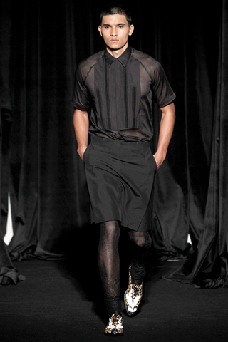 Givenchy / - 2011