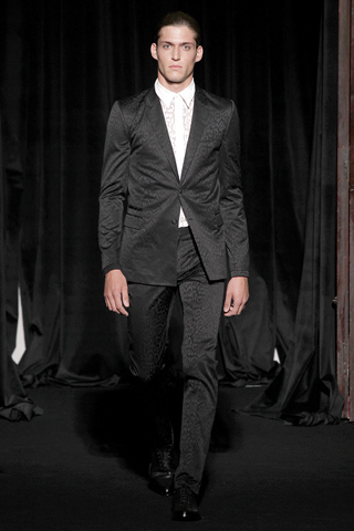 Givenchy / - 2011