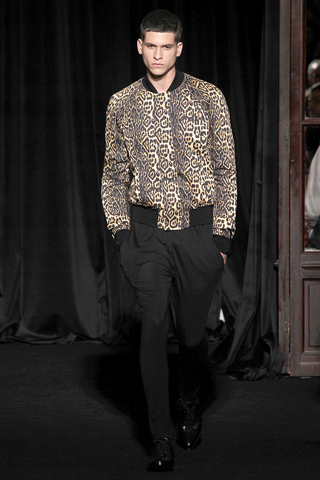 Givenchy / - 2011
