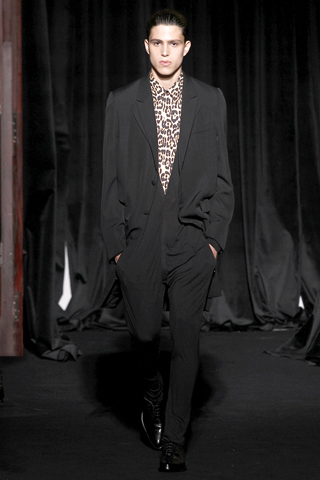Givenchy / - 2011