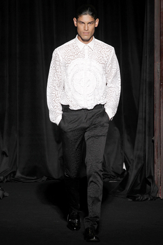 Givenchy / - 2011