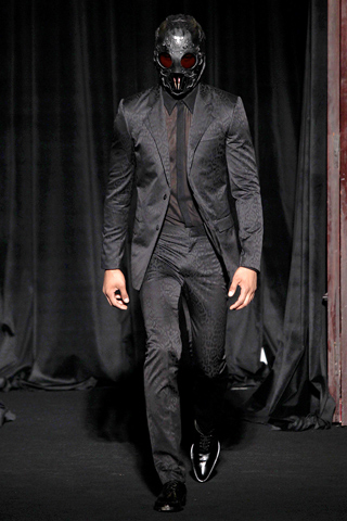 Givenchy / - 2011
