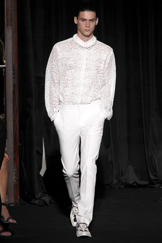 Givenchy / - 2011