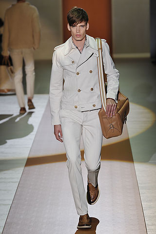 Gucci / - 2011