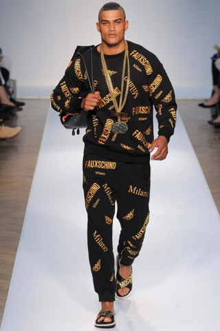 Moschino / - 2015